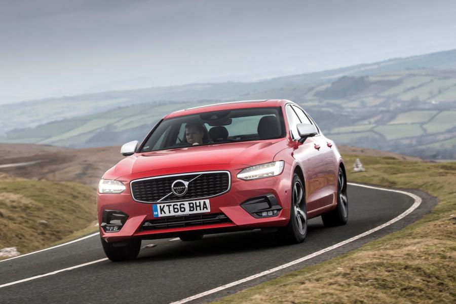  Volvo S90 D5 R-Design 2017 года  (UK) (фото 2 из 30)